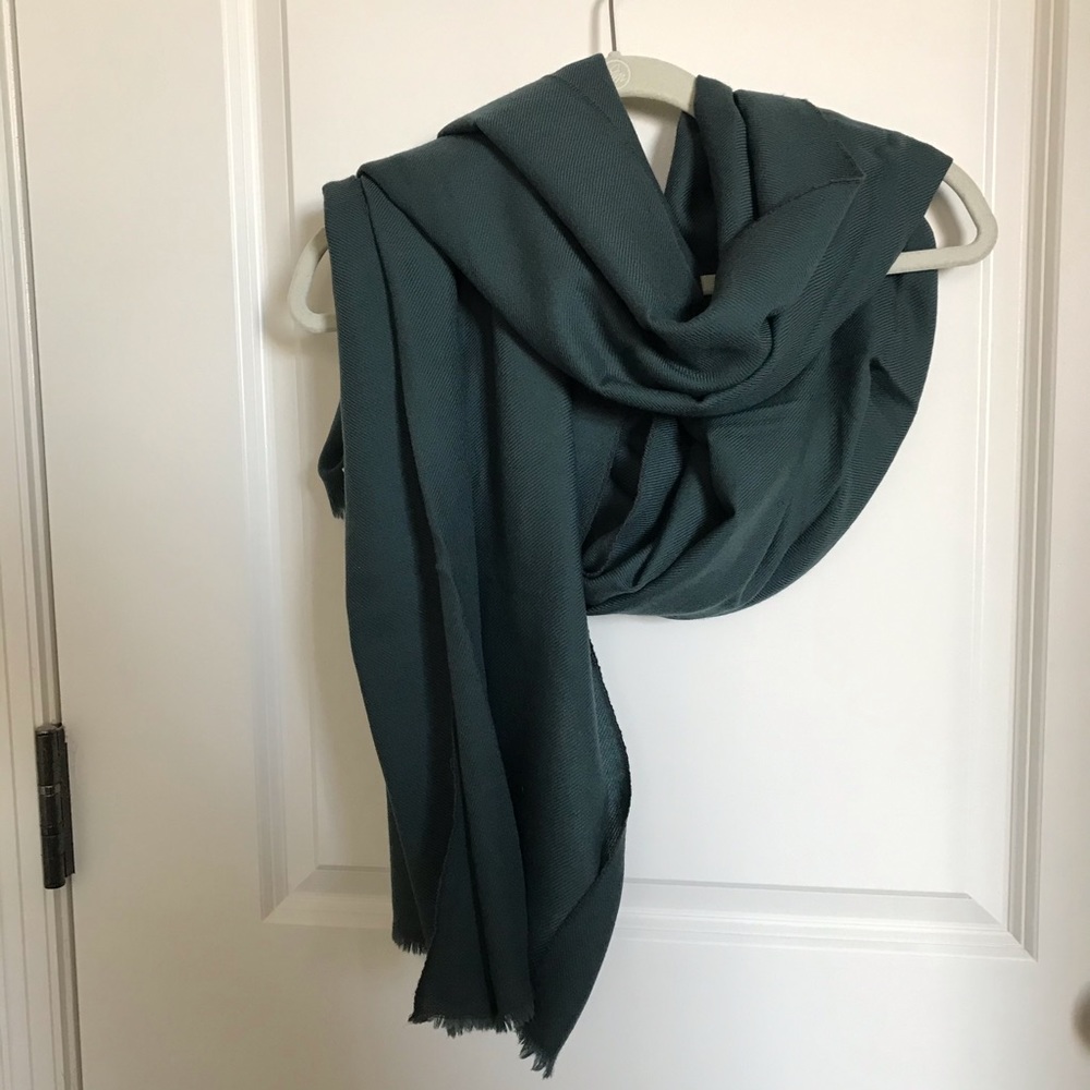 Large Moismont Wool Scarf